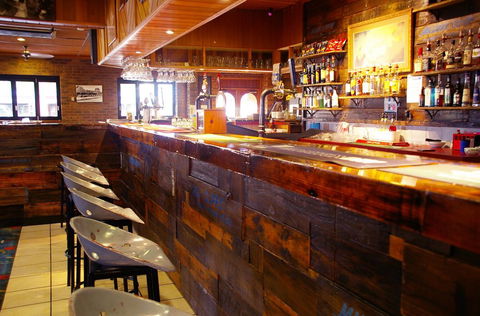 Crown Hotel Wentworth - Tourism Caloundra 5