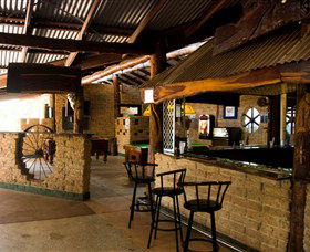 Lazy Lizard Tavern - Tourism Caloundra 1