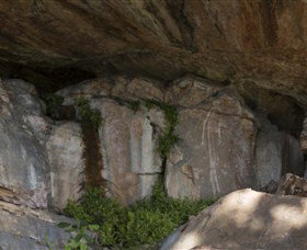 Nanguluwur Rock Art Site And Walk - Tourism Caloundra 1