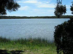 Lake Fellmongery Ski Lake - Tourism Caloundra 0