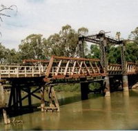 Swan Hill - Murray River Road Bridge - Tourism Caloundra