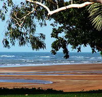 Beachfront Hotel - Tourism Caloundra