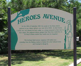 War Memorial And Heroes Avenue, Roma - Tourism Caloundra 2