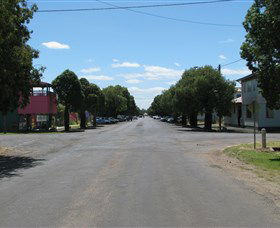 War Memorial And Heroes Avenue, Roma - Tourism Caloundra 3