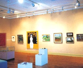 Griffith Regional Art Gallery - Tourism Caloundra 0