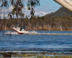 Lake Elphinstone - Tourism Caloundra 1