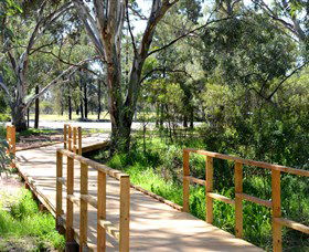 Green Corridor Walking Track - Tourism Caloundra 0