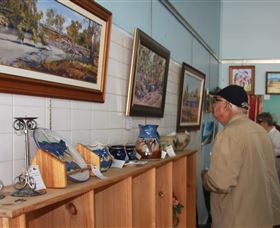 Peak Hill Art Gallery - Tourism Caloundra 1