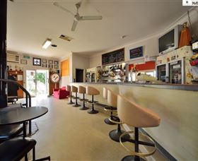 The Farmers Inn At Burrumbuttock - Tourism Caloundra 2