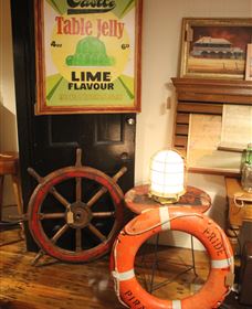 Peachtree Antiques - Tourism Caloundra 4
