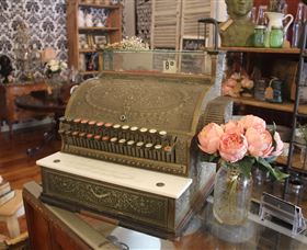 Peachtree Antiques - Tourism Caloundra 8