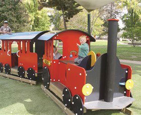 Belmore Park - Tourism Caloundra 0