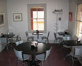 Ben Roberts Cafe And Gallery - Tourism Caloundra 1
