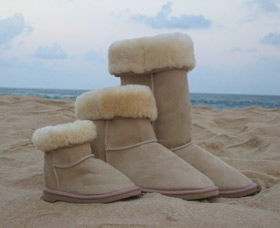Blue Mountains Ugg Boots - Tourism Caloundra 0