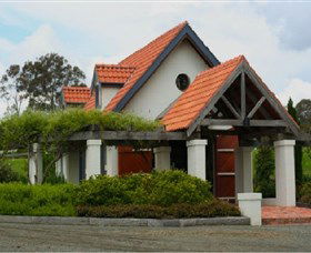 Travertine Wines - Tourism Caloundra 0