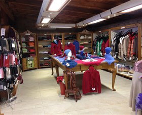 Australian Alpaca Barn - Pokolbin - Tourism Caloundra 0