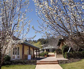 Hunter Valley Gardens Shopping Village - Tourism Caloundra 2