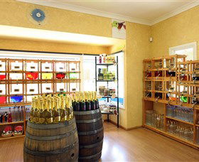 Hunter Valley Gardens Shopping Village - Tourism Caloundra 4