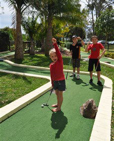 Hunter Valley Aqua Golf And Putt Putt - Tourism Caloundra 0