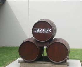 Drayton's Family Wines - Tourism Caloundra 0