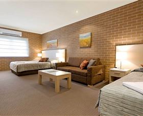 Imperial Hotel - Tourism Caloundra 2