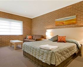 Imperial Hotel - Tourism Caloundra 3