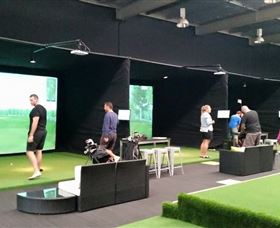 Par-Tee Virtual Golf - Tourism Caloundra 6