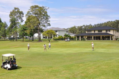 Emerald Downs Golf Course - Tourism Caloundra 3