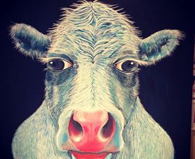 Bondi Art Lounge - Tourism Caloundra 4