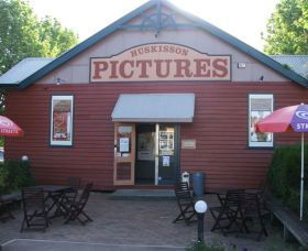 Huskisson Pictures - Tourism Caloundra 0
