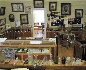 Waratah Courthouse Museum - Tourism Caloundra 1
