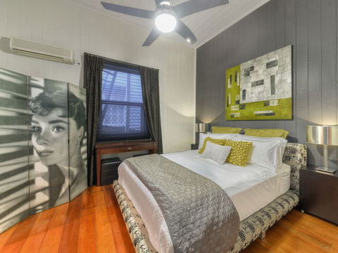 One Thornbury Boutique Bed And Breakfast - Tourism Caloundra 3