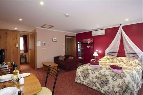 NorthEast Restawhile Bed And Breakfast - Tourism Caloundra 2