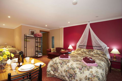 NorthEast Restawhile Bed And Breakfast - Tourism Caloundra 7