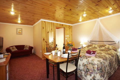 NorthEast Restawhile Bed And Breakfast - Tourism Caloundra 9