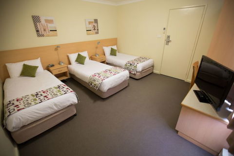 Ibis Styles Orange - Tourism Caloundra 3