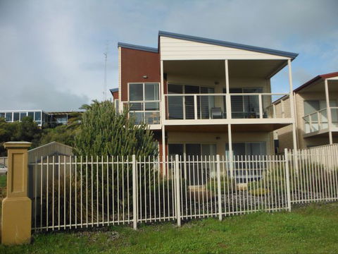 Tigh Na Mara - Tourism Caloundra 2
