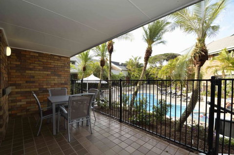 Glen Eden Beach Resort - Tourism Caloundra 1