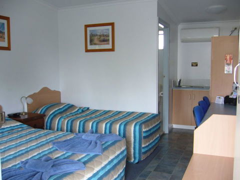 Kings Motor Inn And Steakhouse - Tourism Caloundra 2