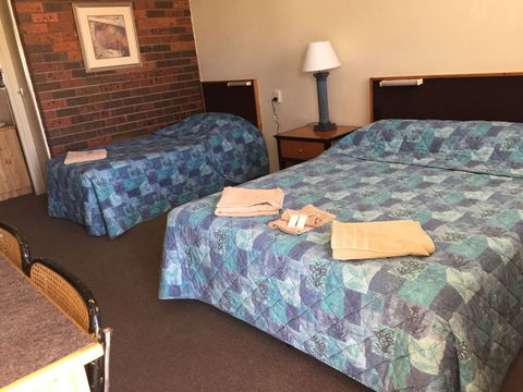 Balranald Motor Inn  - Tourism Caloundra 4