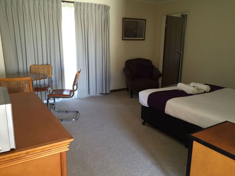 Balranald Motor Inn  - Tourism Caloundra 6