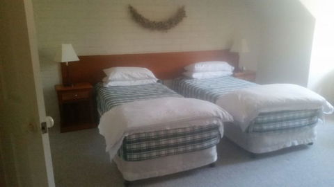 Girraween Country Inn - Tourism Caloundra 2