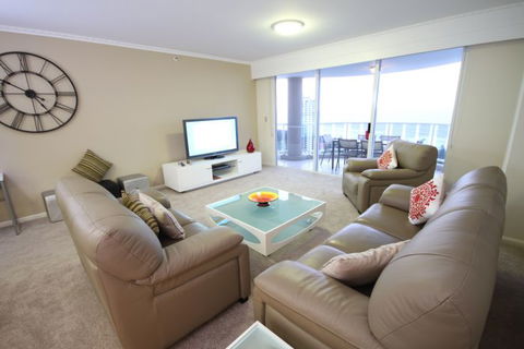 Oscar On Main - Tourism Caloundra 1