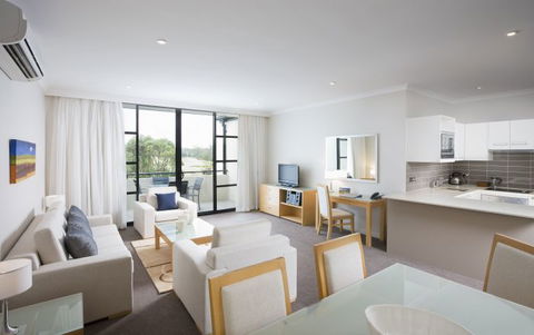 Mercure Kooindah Waters Central Coast - Tourism Caloundra 3