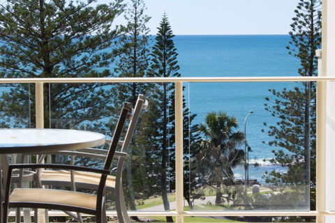 Pacific Beach Resort - Tourism Caloundra 5
