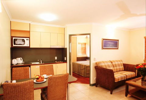 Bay Village Tropical Retreat - Tourism Caloundra 1