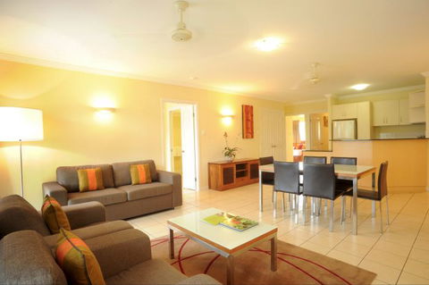Bay Village Tropical Retreat - Tourism Caloundra 2
