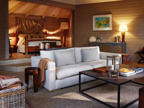 Pretty Beach House - Tourism Caloundra 1