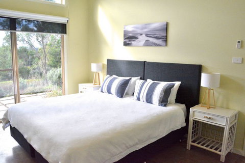 Tilba Coastal Retreat - Tourism Caloundra 1