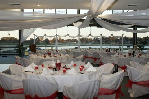 Taree-Wingham Race Club - Tourism Caloundra 4
